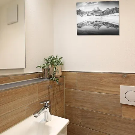 Ruhige Chalet-style Am Kurpark Neben Der Therme Apartmán