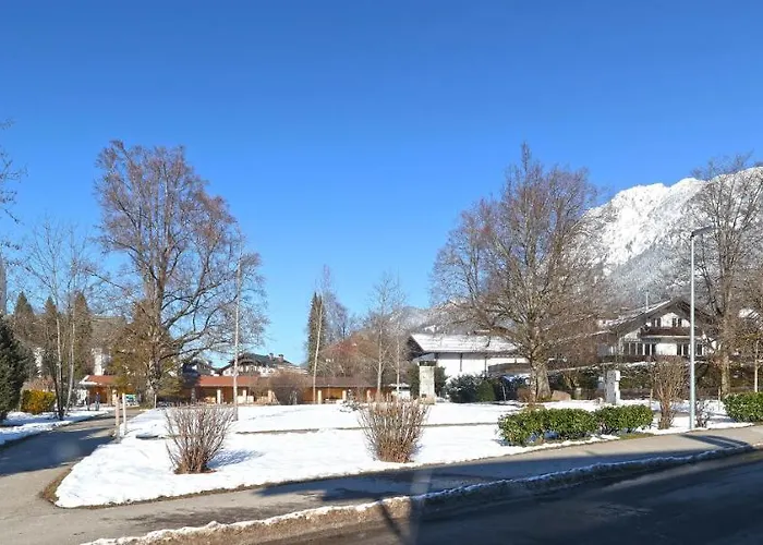 Ruhige Chalet-style Am Kurpark Neben Der Therme 아파트 *